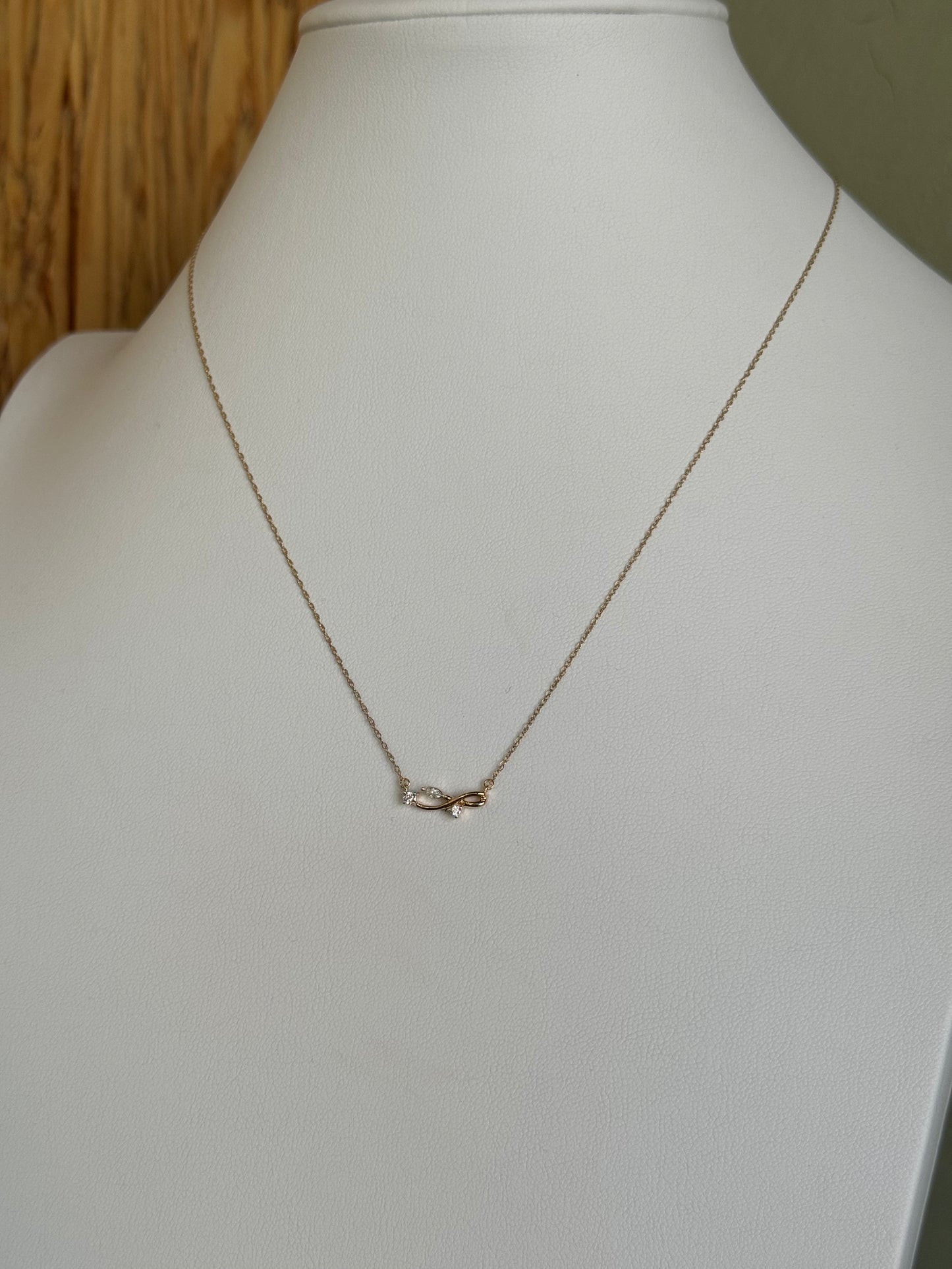 Leaf Diamond Necklace
